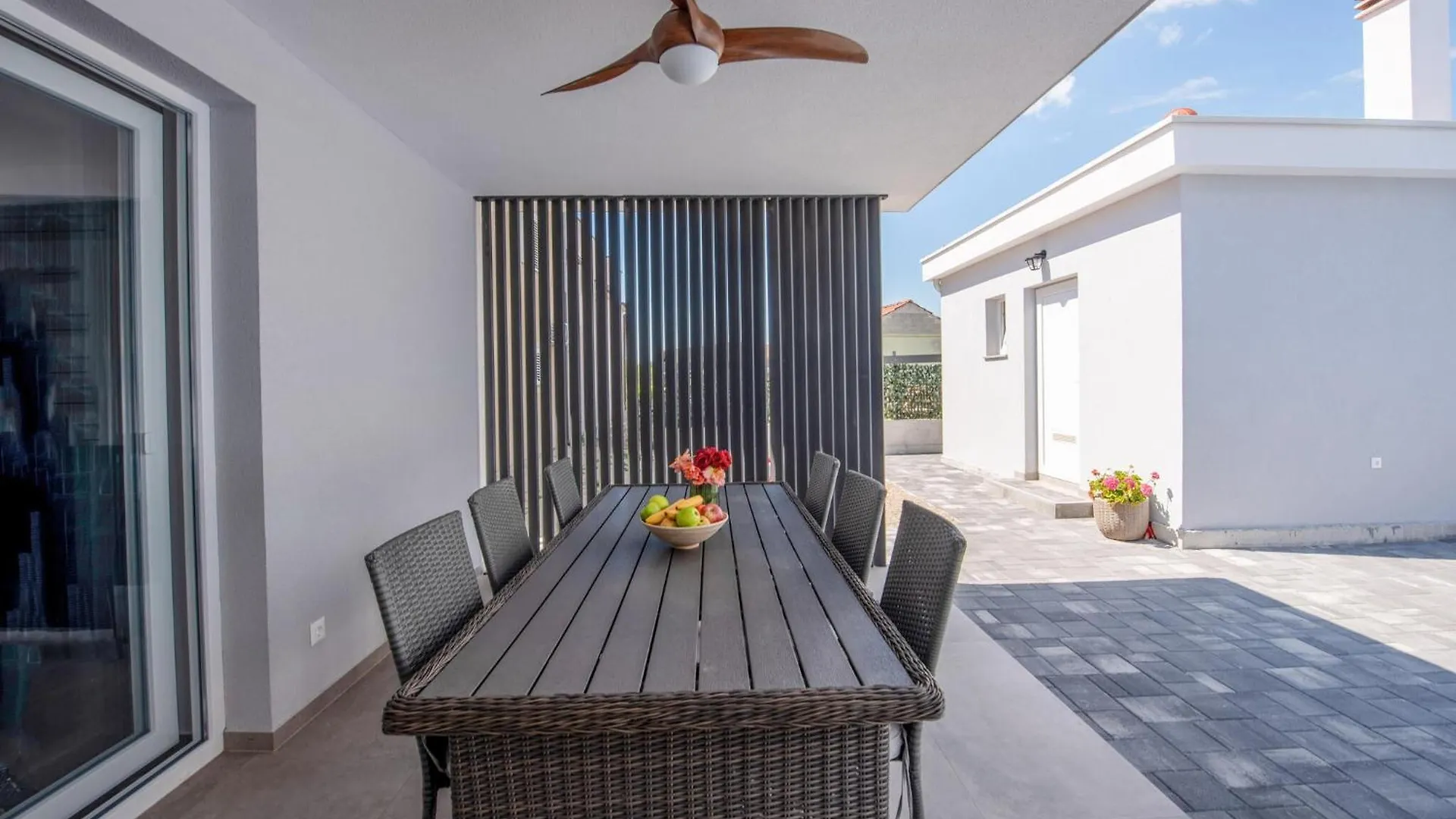 Amazing Home In Gornje Rastane With Kitchen Donje Rastane