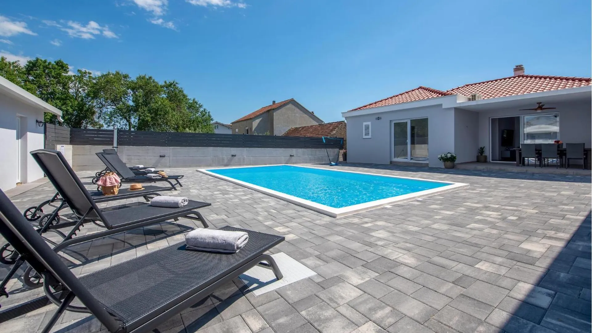 Amazing Home In Gornje Rastane With Kitchen Donje Rastane
